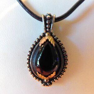 COLAM CO. BLACK ONYX & BLACK HILLS GOLD SET in .925 STERLING SILVER NECKLACE